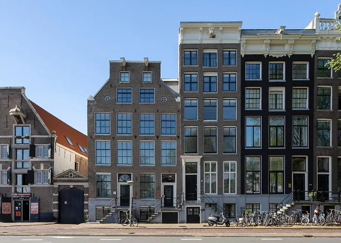 Amsterdam Centre Harbour by YAYS